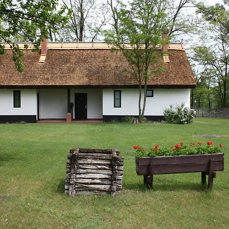 Bugaci Menesbirtok Ueduelohazak Bed and breakfast 3*